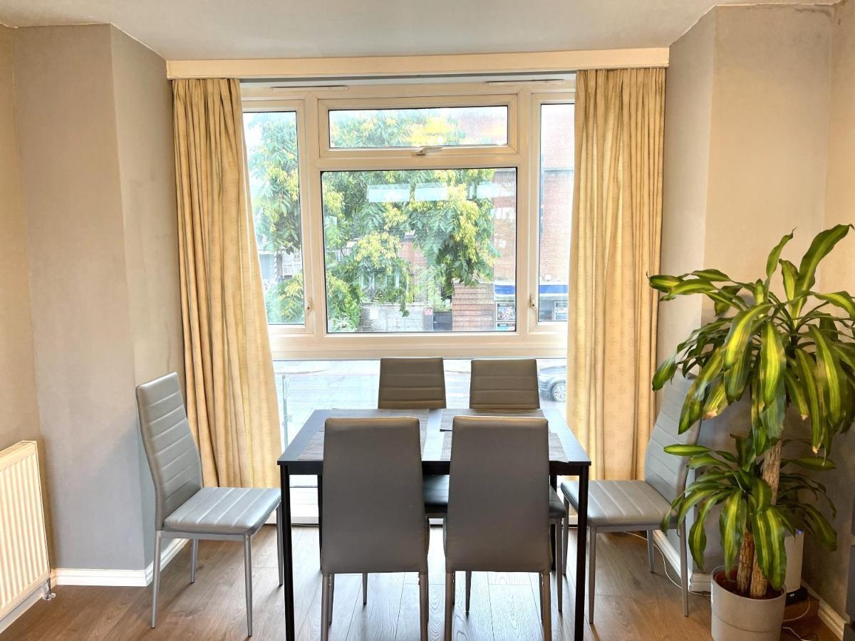 Beautiful 3-Bed Apartment At Swiss Cottage London Bagian luar foto