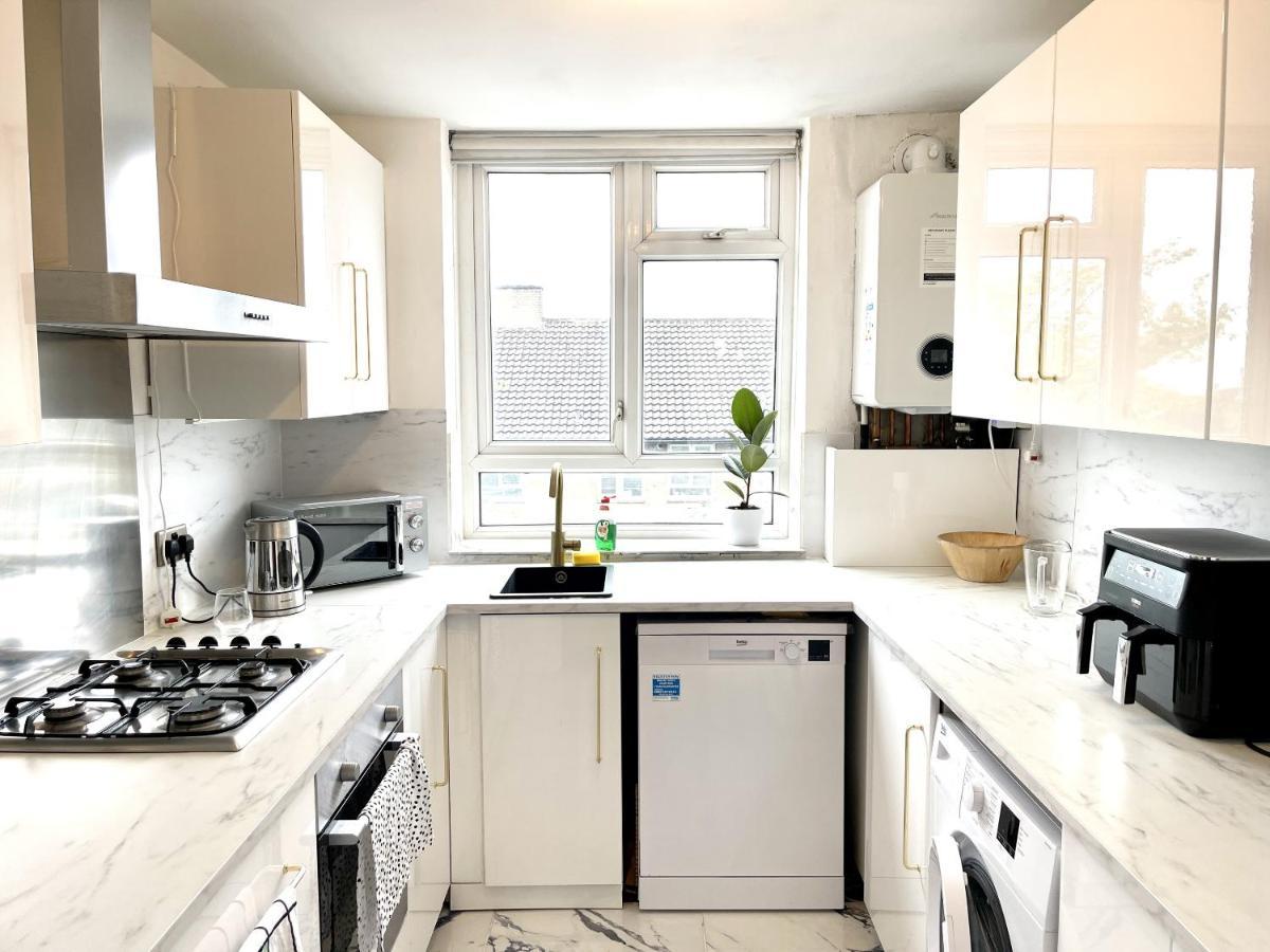 Beautiful 3-Bed Apartment At Swiss Cottage London Bagian luar foto