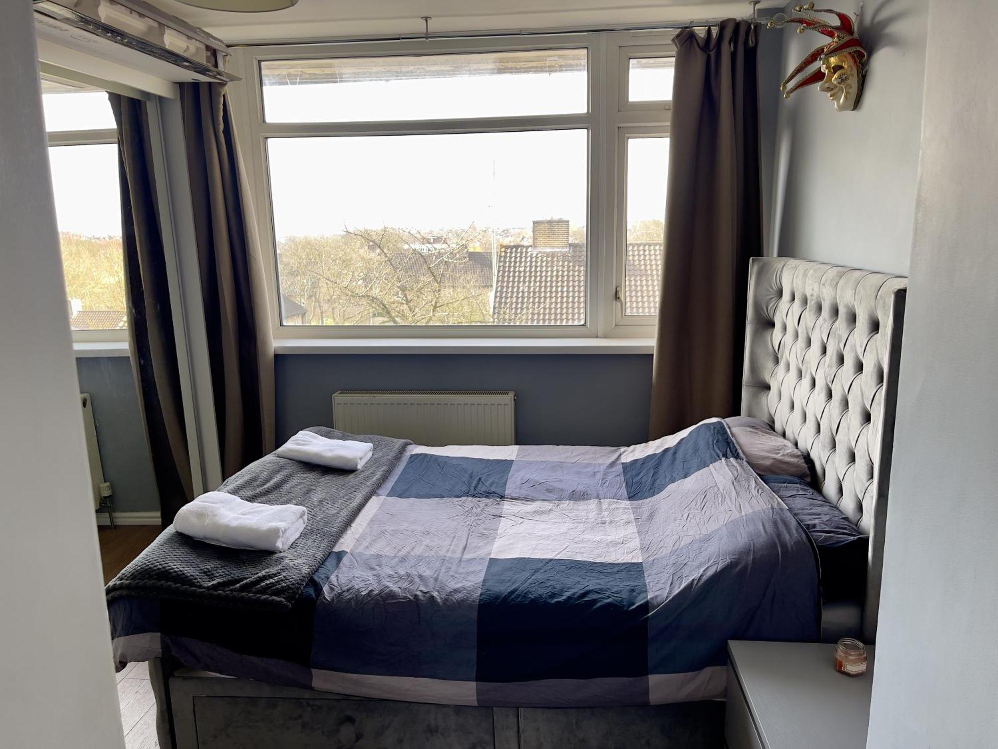 Beautiful 3-Bed Apartment At Swiss Cottage London Bagian luar foto