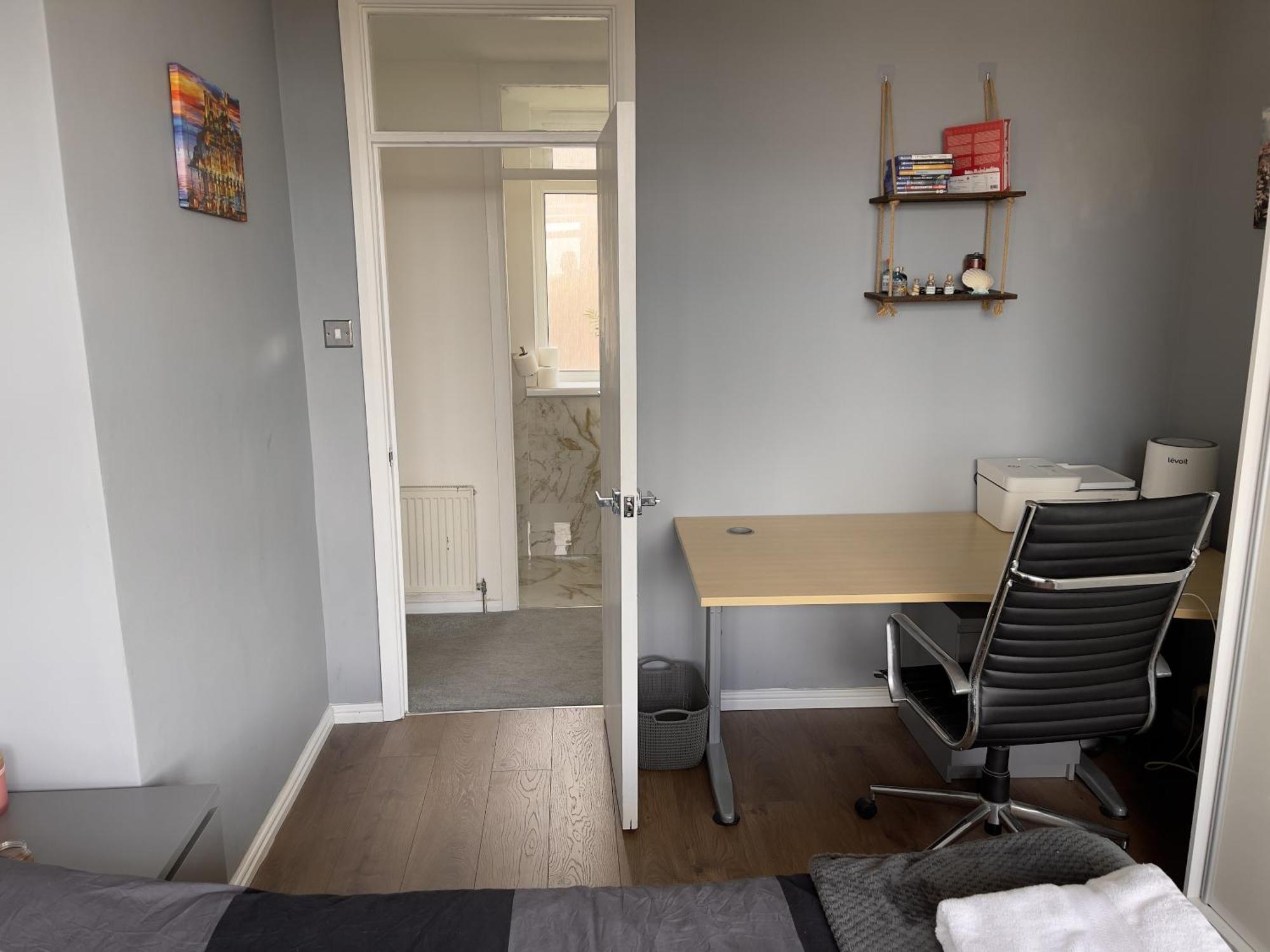Beautiful 3-Bed Apartment At Swiss Cottage London Bagian luar foto