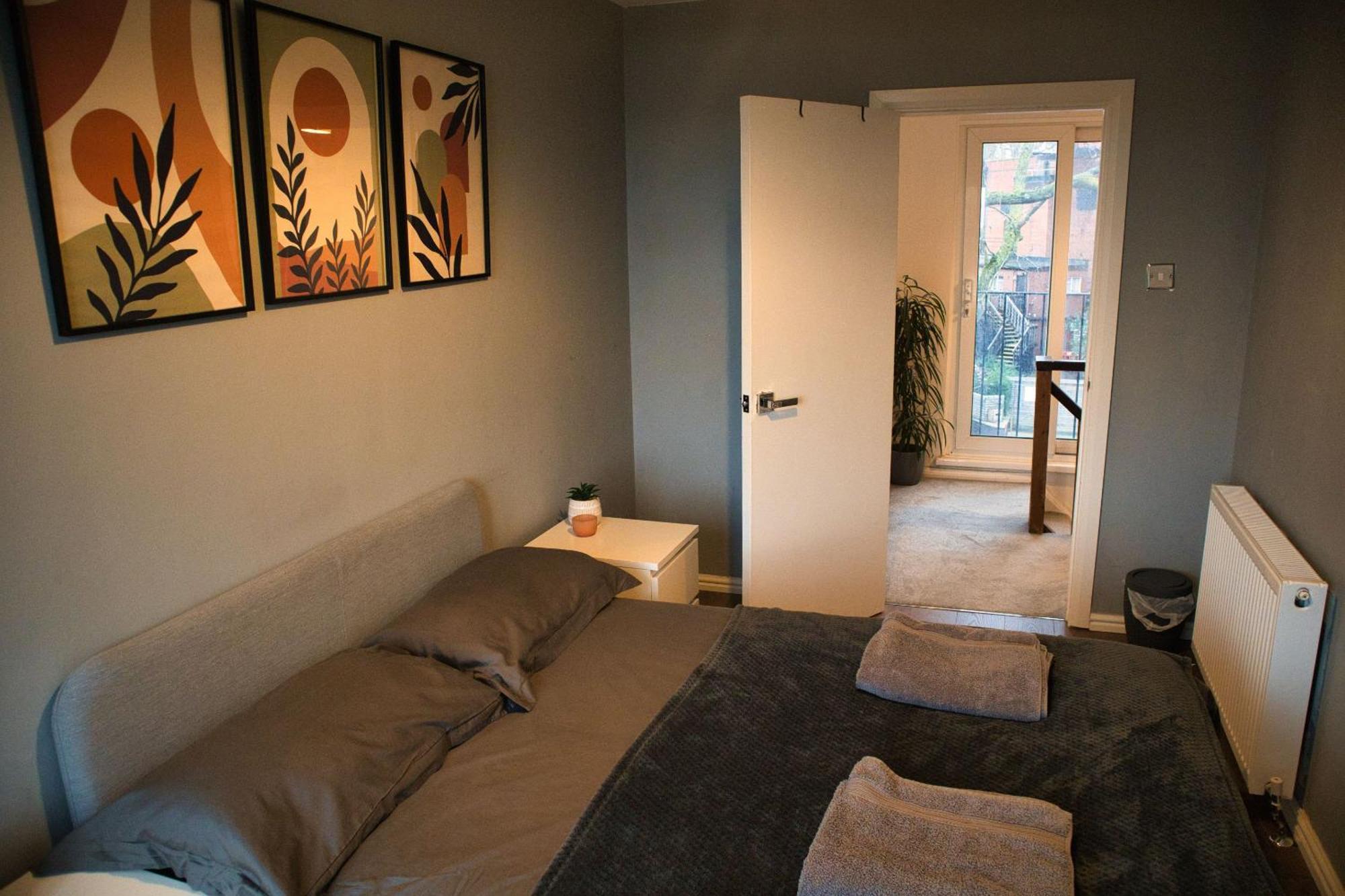 Beautiful 3-Bed Apartment At Swiss Cottage London Bagian luar foto