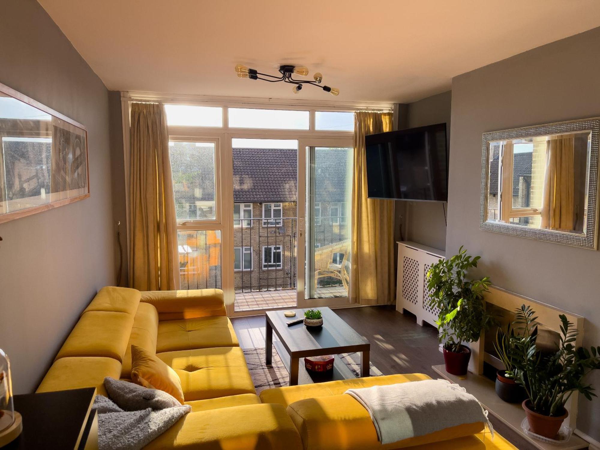 Beautiful 3-Bed Apartment At Swiss Cottage London Bagian luar foto