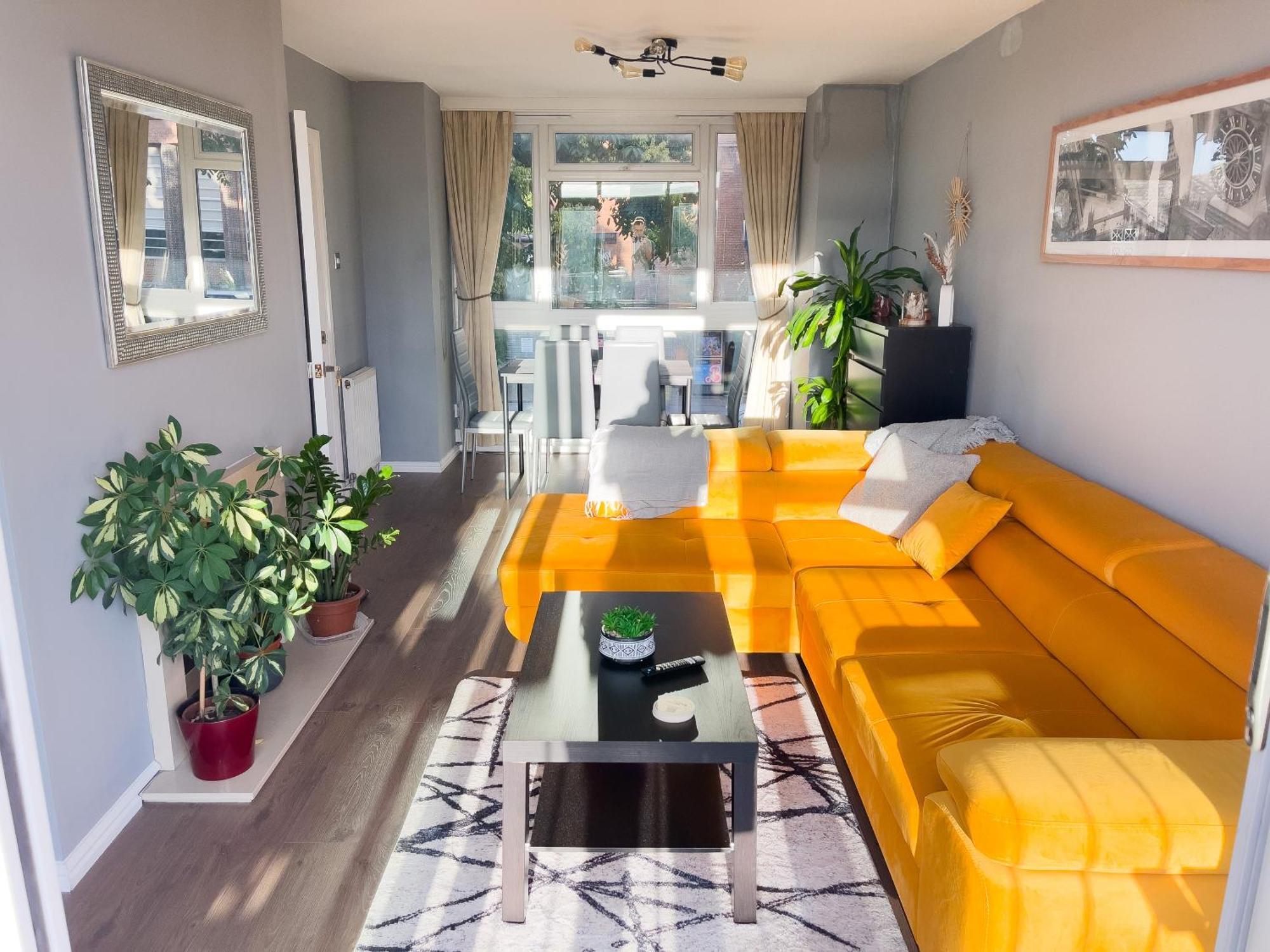 Beautiful 3-Bed Apartment At Swiss Cottage London Bagian luar foto